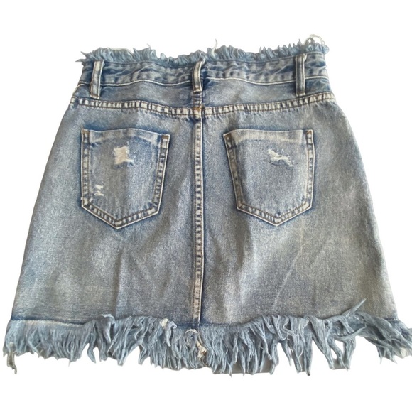 LE Lis Distressed Denim Jean Skirt w/ Fringe Hem Size S - Picture 3 of 7